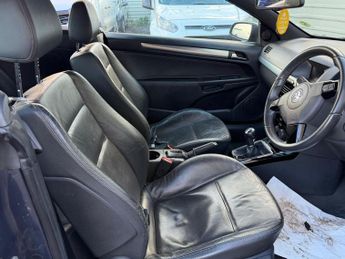 Vauxhall Astra 1.8i Design Twin Top 2dr