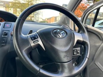 Toyota Yaris 1.33 Dual VVT-i TR MultiMode Euro 4 (s/s) 5dr