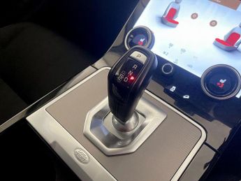 Land Rover Range Rover Evoque 1.5 P300e 12.2kWh SE Auto 4WD Euro 6 (s/s) 5dr