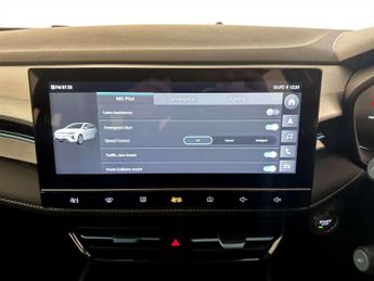 MG MG5 61.1kWh SE Long Range Auto 5dr