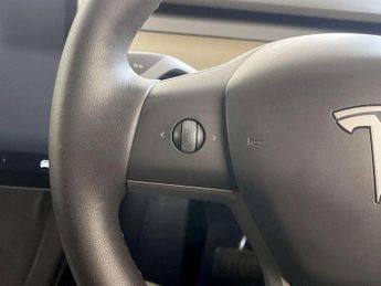 Tesla Model Y (Dual Motor) Long Range Auto 4WDE 5dr