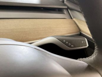 Tesla Model Y (Dual Motor) Long Range Auto 4WDE 5dr