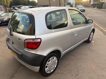 Toyota Yaris 1.0 VVT-i 16v GS 3dr