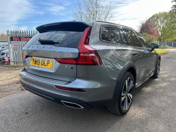 Volvo V60 Cross Country 2.0 D4 Plus Auto AWD Euro 6 (s/s) 5dr