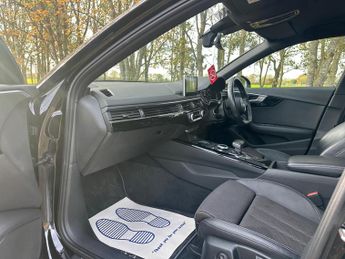 Audi A4 Avant 2.0 TDI ultra S line S Tronic Euro 6 (s/s) 5dr