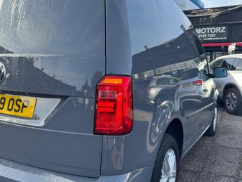 Volkswagen Caddy 2.0 TDI C20 Highline DSG SWB Euro 6 (s/s) 5dr
