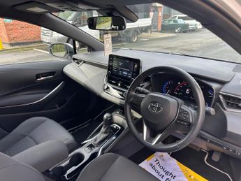 Toyota Corolla 1.8 VVT-h Icon Tech Touring Sports CVT Euro 6 (s/s) 5dr