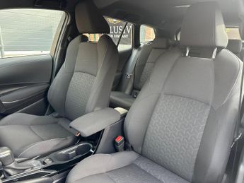 Toyota Corolla 1.8 VVT-h Icon Tech Touring Sports CVT Euro 6 (s/s) 5dr