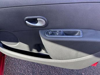 Renault Clio 1.2 I-Music Euro 5 5dr