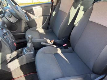 Renault Clio 1.2 I-Music Euro 5 5dr