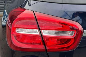 Mercedes-Benz GLA 2.1 GLA 220 D 4Matic AMG Line Premium Auto 4WD 5dr