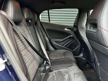 Mercedes-Benz GLA 2.1 GLA 220 D 4Matic AMG Line Premium Auto 4WD 5dr