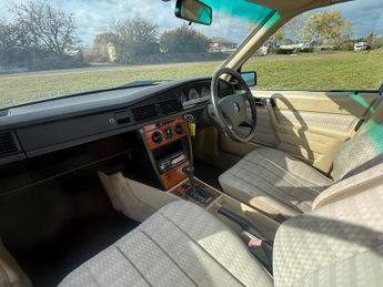 Mercedes-Benz 190 2.0 E 4dr