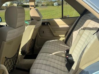 Mercedes-Benz 190 2.0 E 4dr