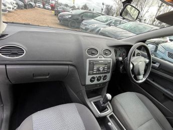 Ford Focus 1.6 Sport 5dr