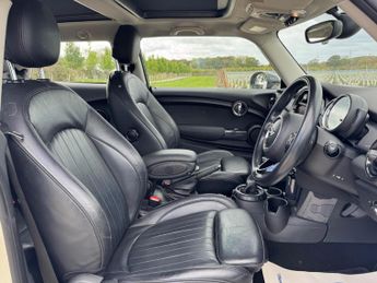 MINI Hatch 1.5 Cooper Auto Euro 6 (s/s) 3dr