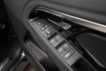 Land Rover Range Rover Evoque 2.0 D180 R-Dynamic SE Auto 4WD Euro 6 (s/s) 5dr