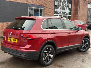 Volkswagen Tiguan 2.0 TDI SE Navigation SUV 5dr Diesel DSG 4Motion Euro 6 (s/s) (1