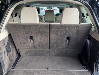 Land Rover Discovery 3.0 TD V6 HSE Luxury Auto 4WD Euro 6 (s/s) 5dr