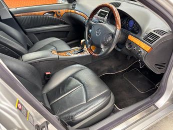 Mercedes-Benz E Class 5.0 E500 Elegance 4dr