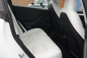 Tesla Model 3 Standard Range Plus Auto RWD 4dr