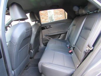 MG MG4 64kWh Trophy Long Range Auto 5dr