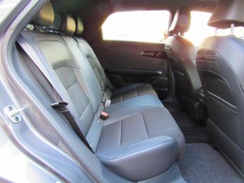 MG MG4 64kWh Trophy Long Range Auto 5dr