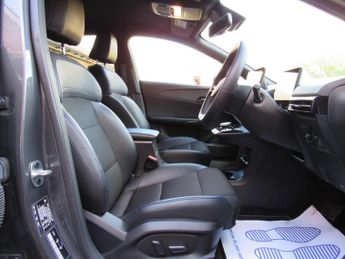 MG MG4 64kWh Trophy Long Range Auto 5dr