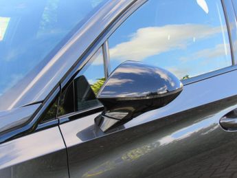 MG MG4 64kWh Trophy Long Range Auto 5dr