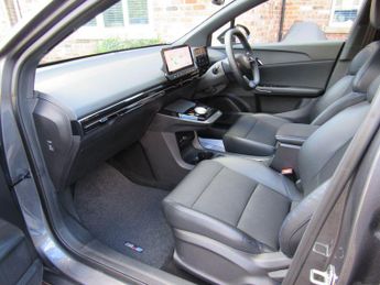 MG MG4 64kWh Trophy Long Range Auto 5dr