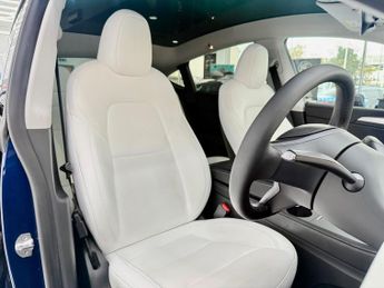 Tesla Model Y Long Range Auto RWD 5dr