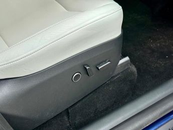 Tesla Model Y Long Range Auto RWD 5dr