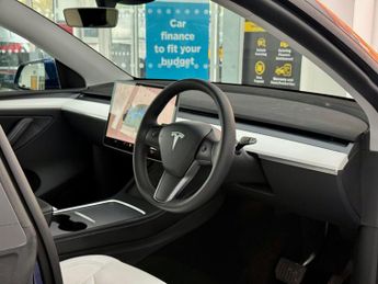 Tesla Model Y Long Range Auto RWD 5dr
