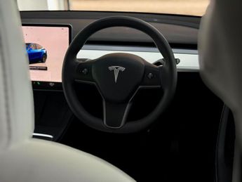 Tesla Model Y Long Range Auto RWD 5dr
