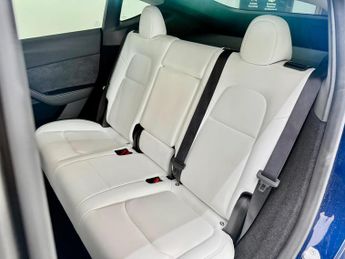 Tesla Model Y Long Range Auto RWD 5dr