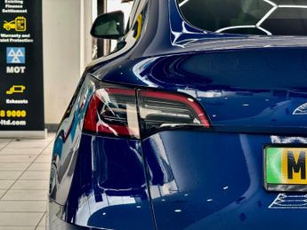 Tesla Model Y Long Range Auto RWD 5dr
