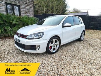 Volkswagen Golf GTi 2.0 TSI GTI Hatchback 5dr Petrol DSG Euro 5 (210 ps)