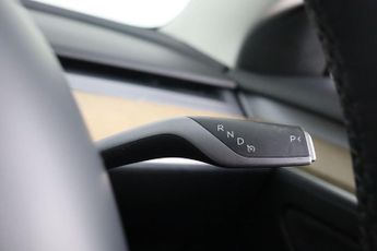 Tesla Model 3 Standard Range Plus Auto RWD 4dr
