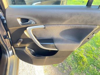 Vauxhall Insignia 2.0 CDTi SRi Nav Auto Euro 5 5dr