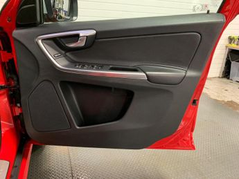 Volvo XC60 2.4 D4 R-Design Lux Nav Auto AWD Euro 6 (s/s) 5dr