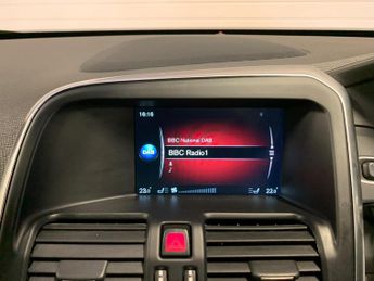 Volvo XC60 2.4 D4 R-Design Lux Nav Auto AWD Euro 6 (s/s) 5dr