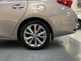 Toyota Auris 1.8 VVT-h Excel Touring Sports CVT Euro 6 (s/s) 5dr
