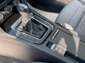 Volkswagen Passat 2.0 BiTDI BlueMotion Tech R-Line DSG 4Motion Euro 6 (s/s) 5dr