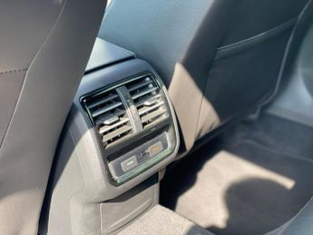 Volkswagen Passat 2.0 BiTDI BlueMotion Tech R-Line DSG 4Motion Euro 6 (s/s) 5dr