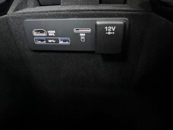 Land Rover Range Rover Velar 3.0 D300 HSE SUV 5dr Diesel Auto 4WD Euro 6 (s/s) (300 ps)