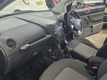 Volkswagen Beetle 1.6 Luna Euro 4 3dr