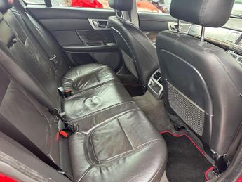 Jaguar XF 2.2d Luxury Auto Euro 5 (s/s) 4dr