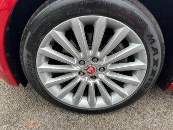 Jaguar XF 2.2d Luxury Auto Euro 5 (s/s) 4dr