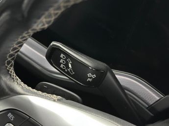 Volkswagen Touareg 3.0 TDI V6 R-Line Tech Tiptronic 4Motion Euro 6 (s/s) 5dr