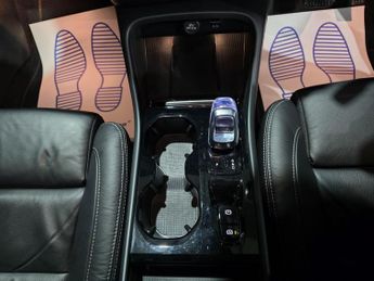 Volvo XC40 1.5h T5 Recharge 10.7kWh Ultimate Dark Auto Euro 6 (s/s) 5dr